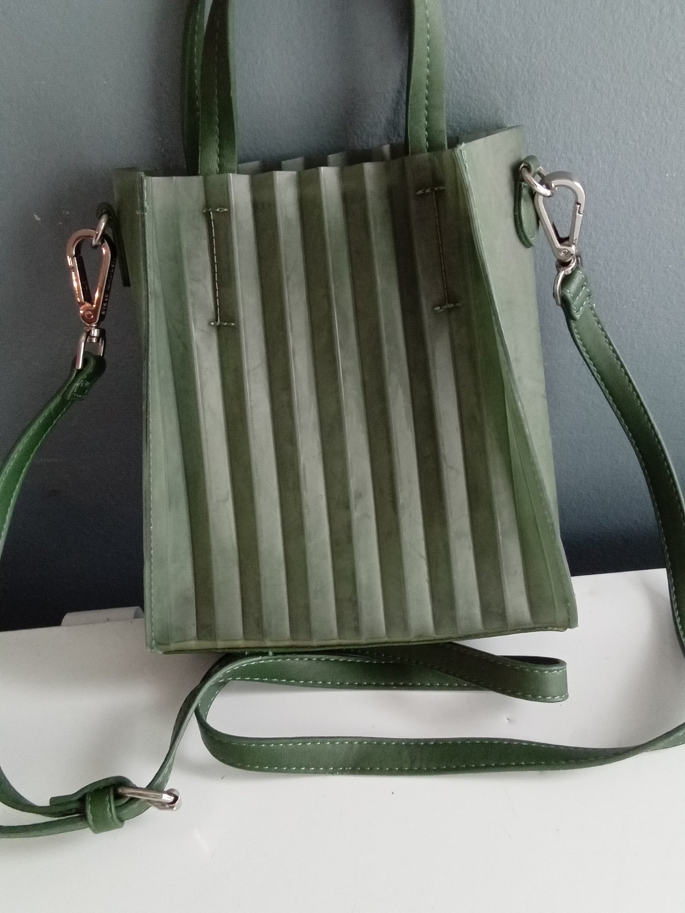 Green Pleated Mini Tote Bag with Crossbody Strap and‎ Interior Pouch